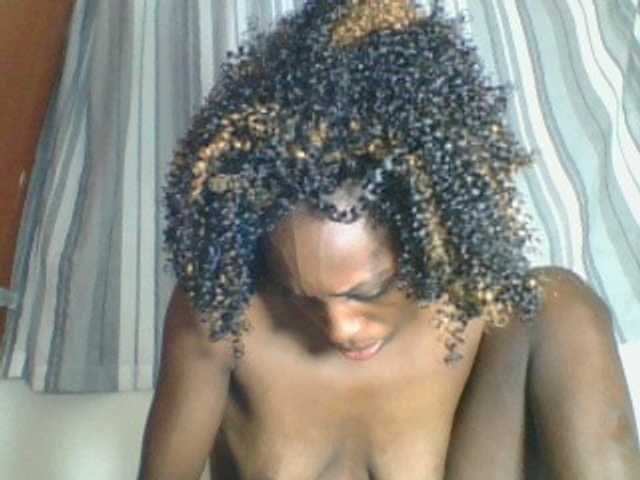 Live sex webcam photo for Dizzydose1 #275445893