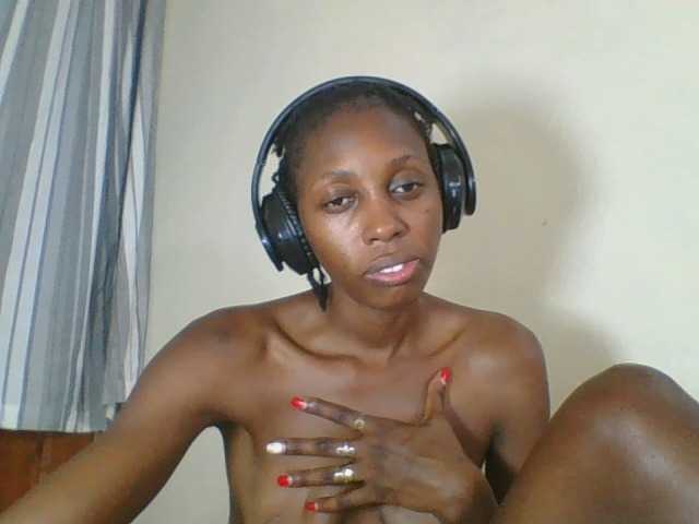 Live sex webcam photo for Dizzydose1 #275605312