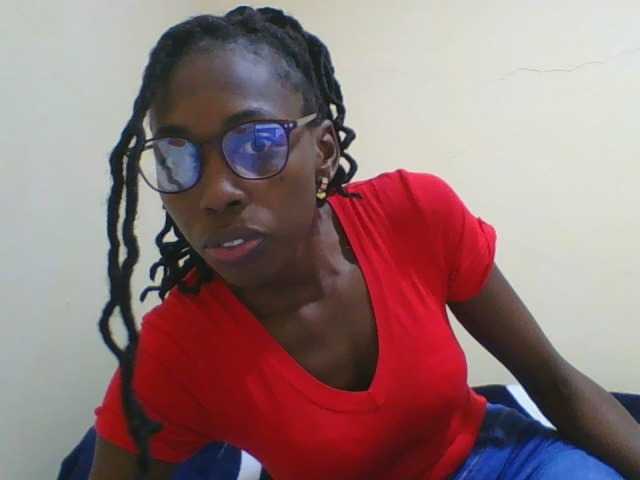 Live sex webcam photo for Dizzydose1 #275706060