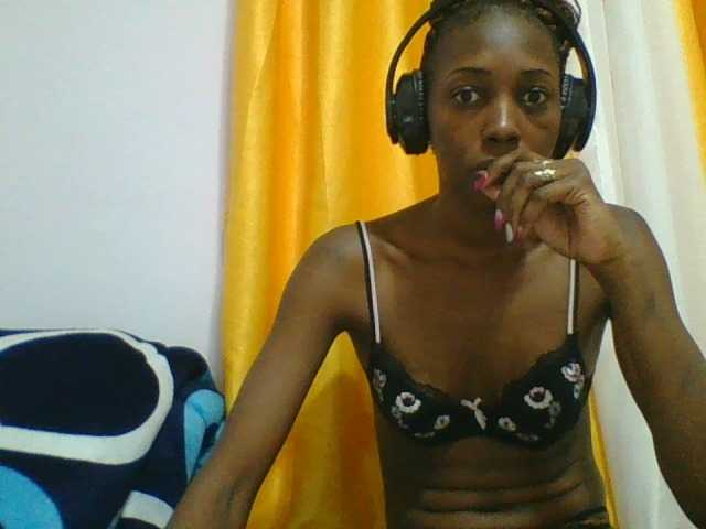 Live sex webcam photo for Dizzydose1 #276073920