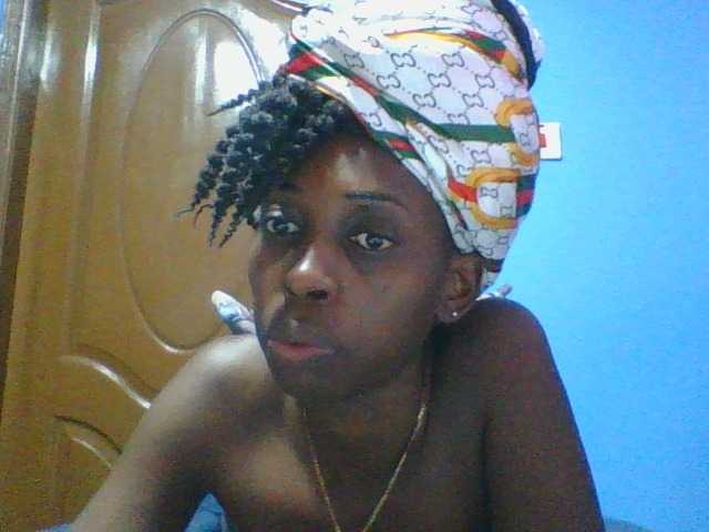 Live sex webcam photo for Dizzydose1 #280302098