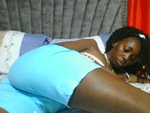 Live sex webcam photo for Dizzydose1 #287762262