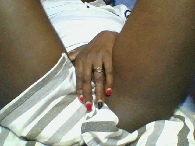 Live sex webcam photo for Dizzydose1 #288117316