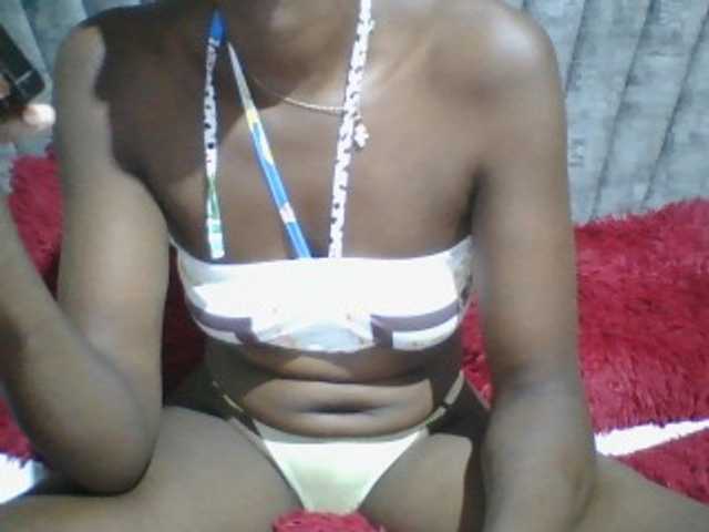 Live sex webcam photo for Dizzydose1 #290655739