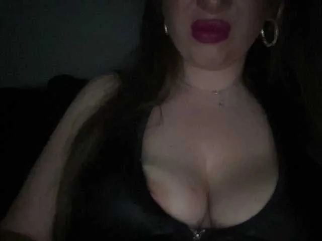 Live sex webcam photo for Djelina940 #293898481
