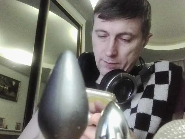 Live sex webcam photo for Djpilot #277792617
