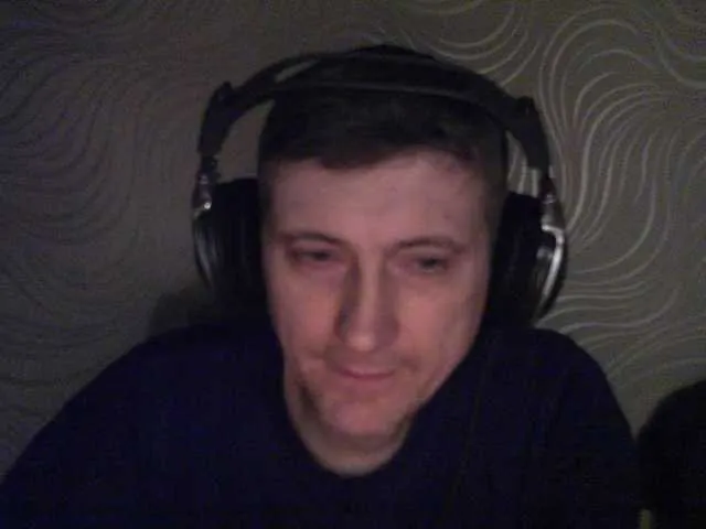 Live sex webcam photo for Djpilot #277806914