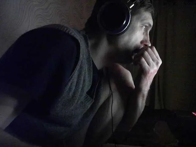 Live sex webcam photo for Djpilot #278019395