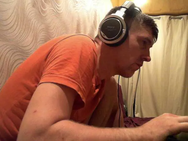 Live sex webcam photo for Djpilot #278161237
