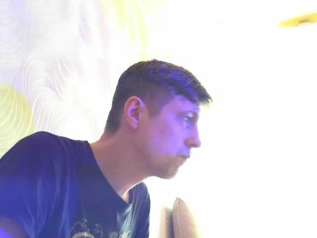Live sex webcam photo for Djpilot #290900874