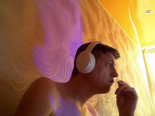 Live sex webcam photo for Djpilot #291196901