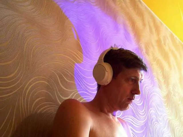Live sex webcam photo for Djpilot #291323143