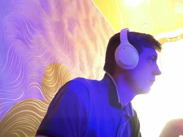 Live sex webcam photo for Djpilot #291775927