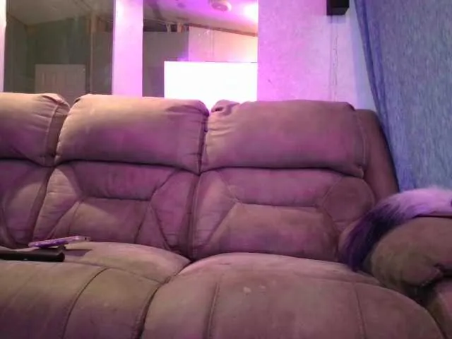 Live sex webcam photo for Dluckyass #276853154