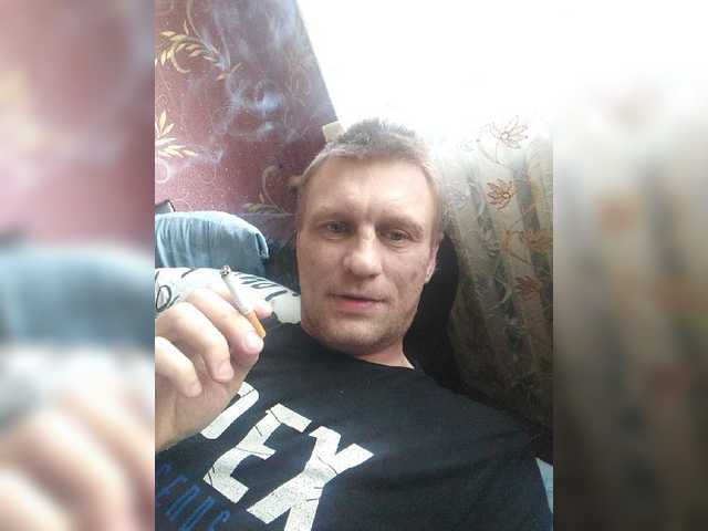 Live sex webcam photo for Dmitri43 #275540523