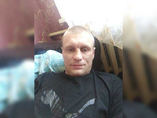 Live sex webcam photo for Dmitri43 #275981206