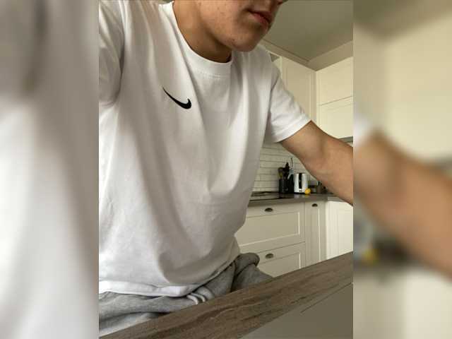 Live sex webcam photo for Docv3233232 #276325421