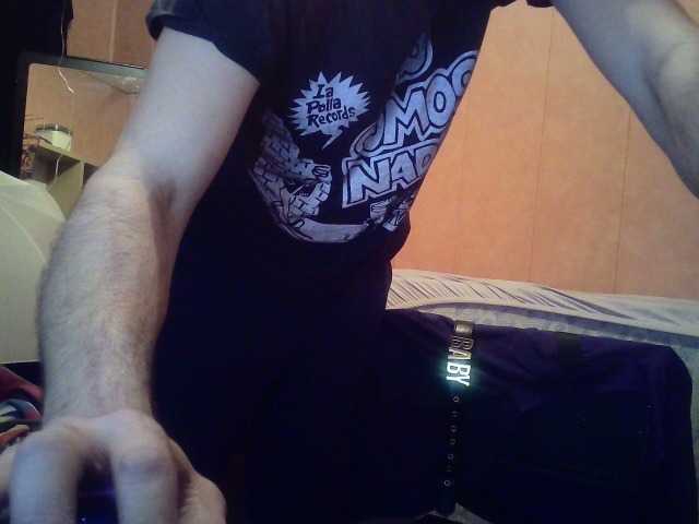 Live sex webcam photo for Doggysx #277212405