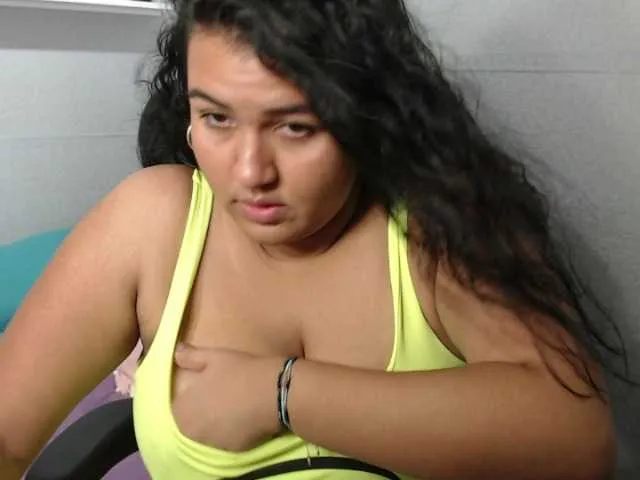 Live sex webcam photo for Doja-deluxe #271694399