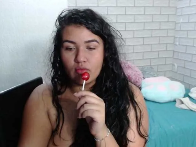 Live sex webcam photo for Doja-deluxe #271772042