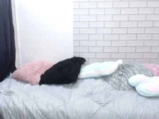 Live sex webcam photo for Doja-deluxe #271799367