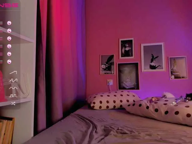 Live sex webcam photo for DolceDimaco #273383895