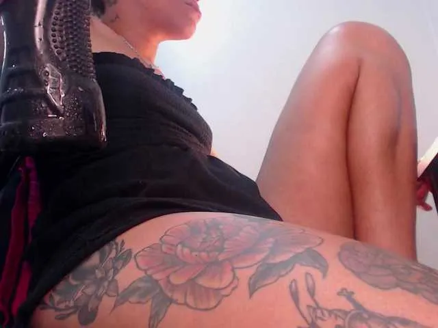 Live sex webcam photo for DolceHotXX #291168275