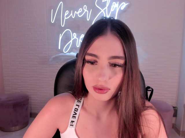 Live sex webcam photo for DolcieElliot #290328521