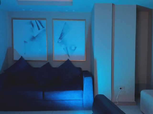 Live sex webcam photo for DolcieElliot #290383855