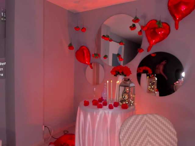 Live sex webcam photo for DolcieElliot #290488908