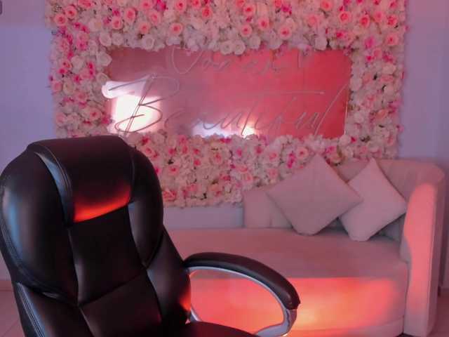 Live sex webcam photo for DolcieElliot #290506294