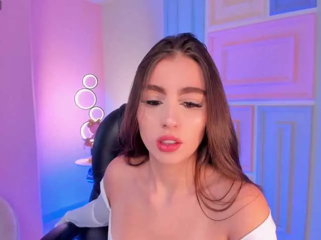 Live sex webcam photo for DolcieElliot #290567492