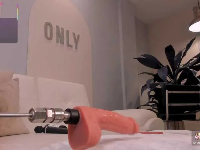 Live sex webcam photo for DolcieElliot #291380769