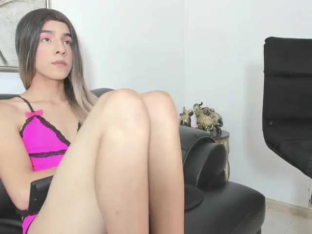 Live sex webcam photo for Doll-Andrea18 #274655621