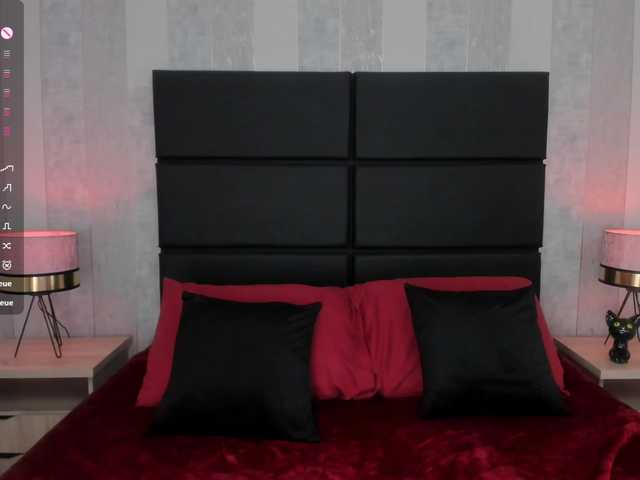 Live sex webcam photo for DollyConnor #291585638