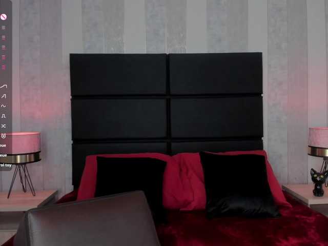 Live sex webcam photo for DollyConnor #291827920