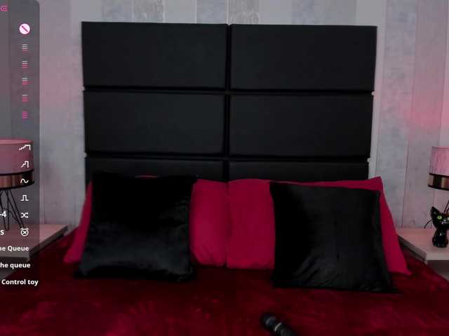 Live sex webcam photo for DollyConnor #291916467