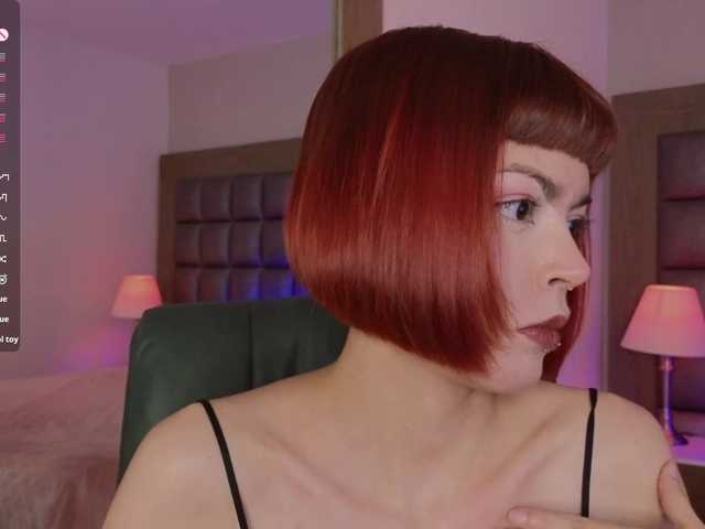 Live sex webcam photo for DollyConnor #292358553