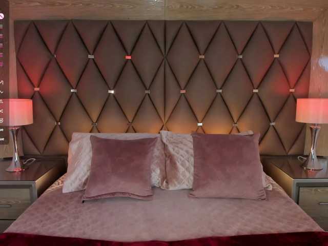 Live sex webcam photo for DollyConnor #292380026