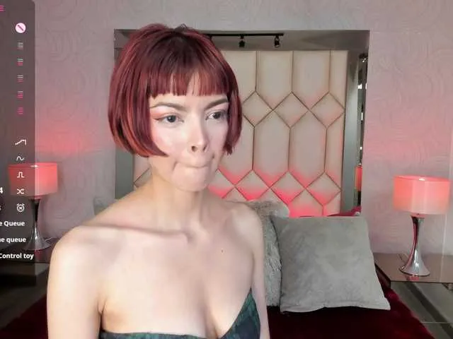 Live sex webcam photo for DollyConnor #292945345