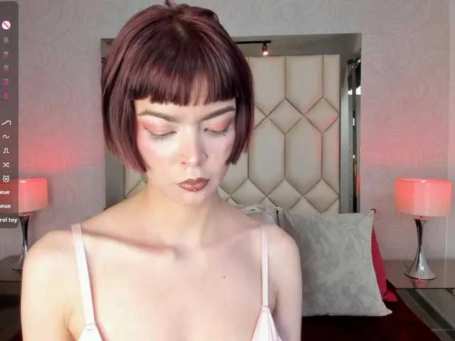 Live sex webcam photo for DollyConnor #293006715