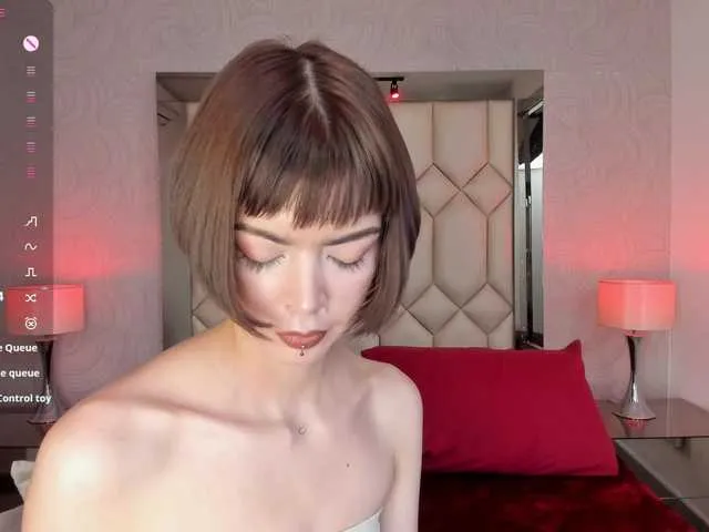 Live sex webcam photo for DollyConnor #293946092