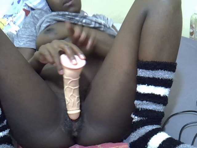 Live sex webcam photo for DollyJoy11 #276431847