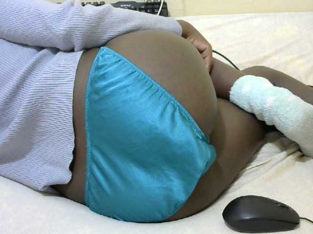 Live sex webcam photo for DollyJoy11 #276755852