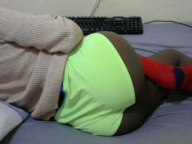 Live sex webcam photo for DollyJoy11 #276788692