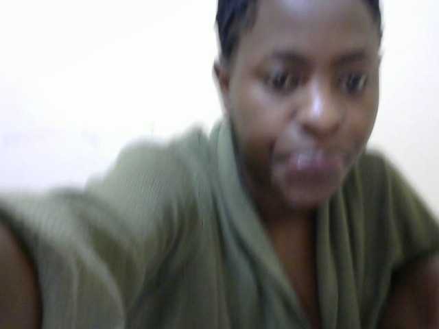 Live sex webcam photo for DollyJoy11 #276844924