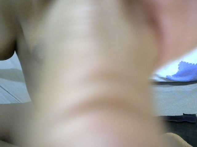 Live sex webcam photo for DollyJoy11 #277343409