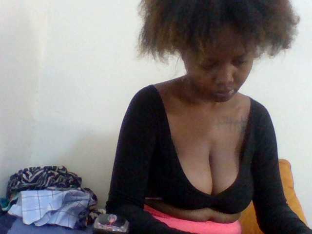 Live sex webcam photo for Dollydee #277976924