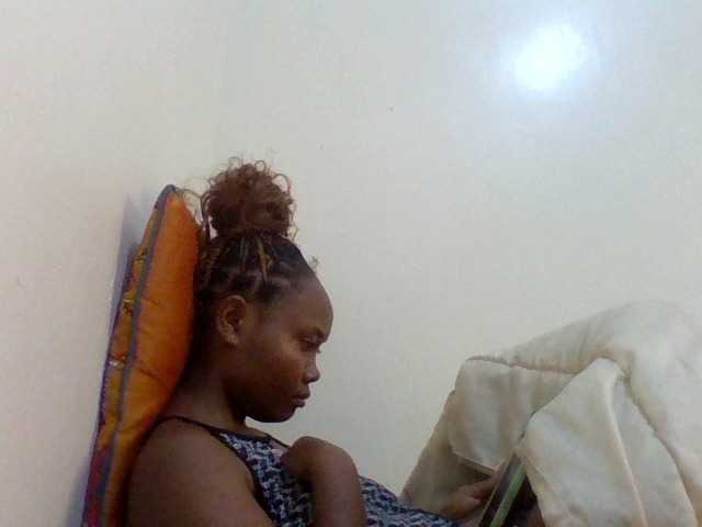 Live sex webcam photo for Dollydee #278102457