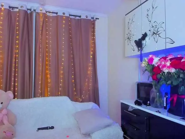 Live sex webcam photo for Dollyiaa #290453392